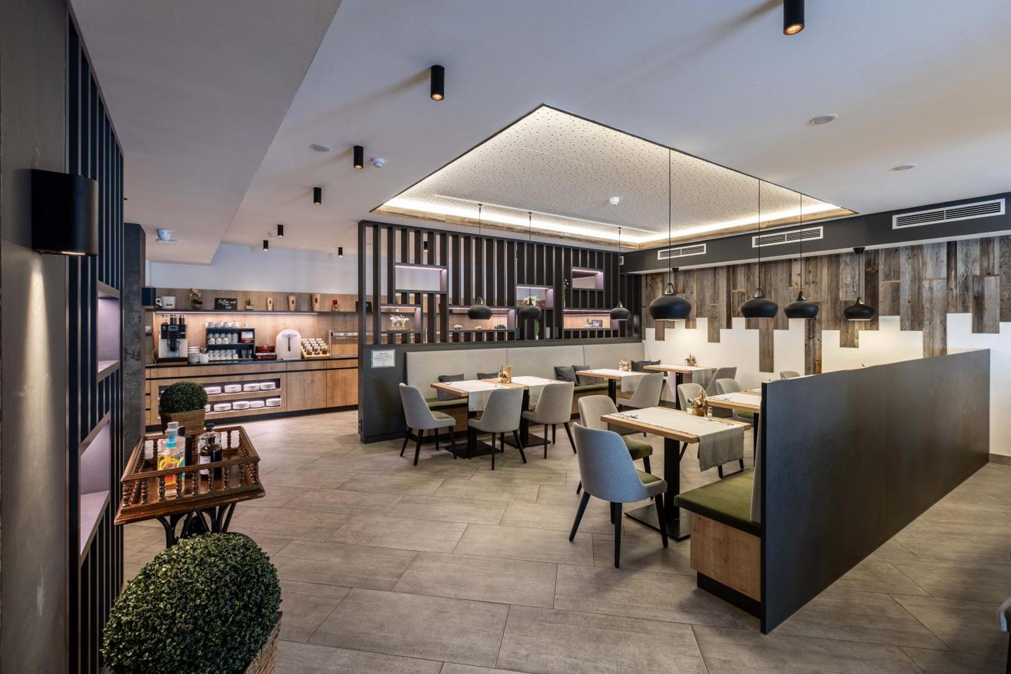 Hotel Post By Keyone Bad Mitterndorf Bagian luar foto