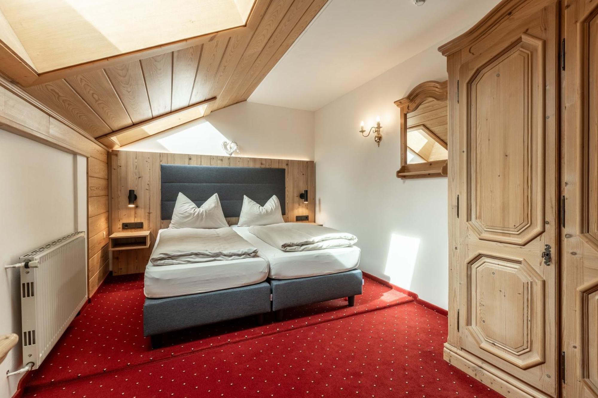 Hotel Post By Keyone Bad Mitterndorf Bagian luar foto