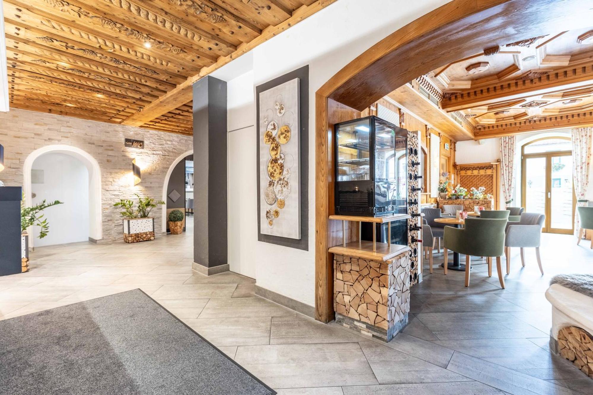 Hotel Post By Keyone Bad Mitterndorf Bagian luar foto
