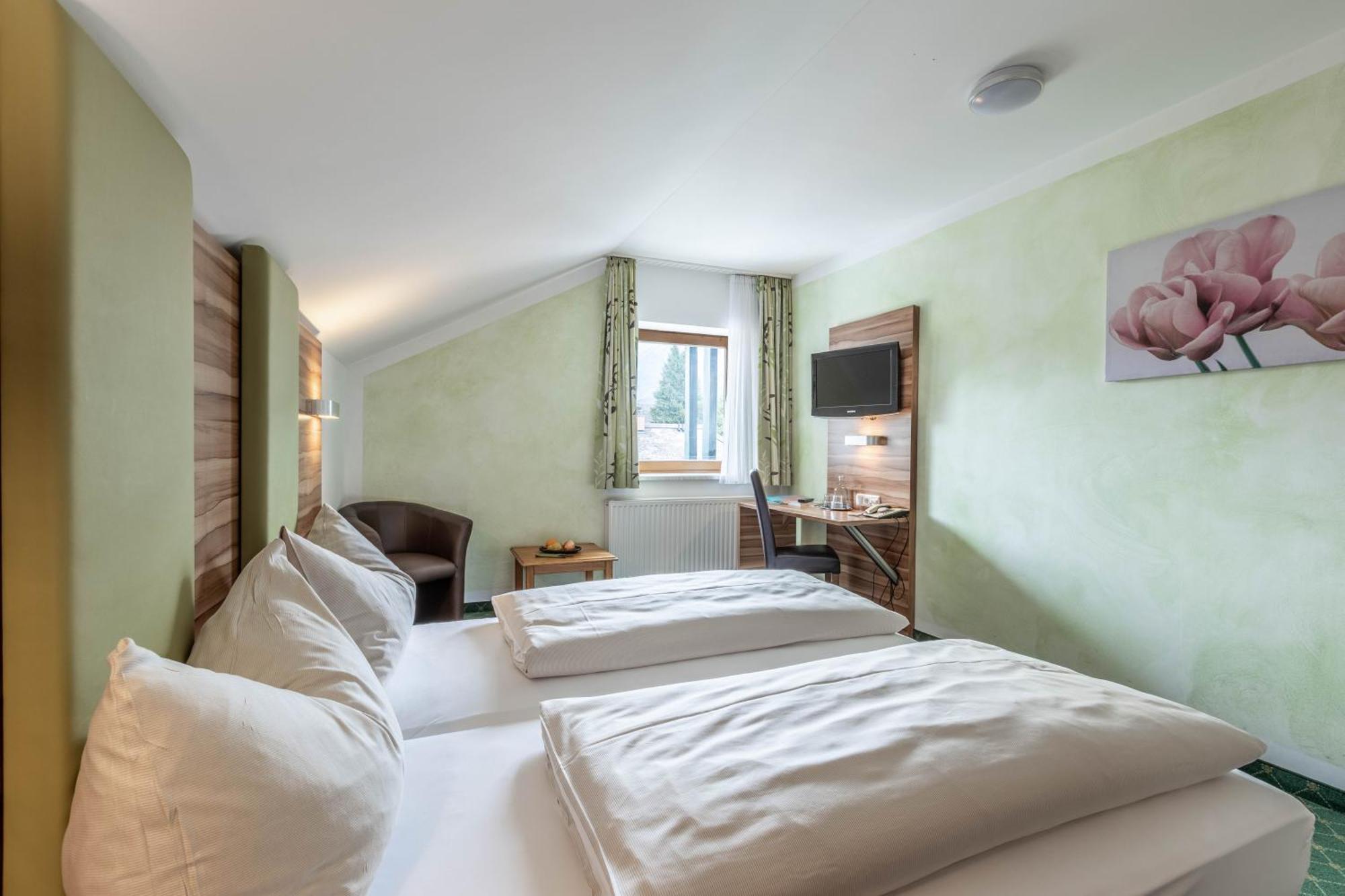 Hotel Post By Keyone Bad Mitterndorf Bagian luar foto