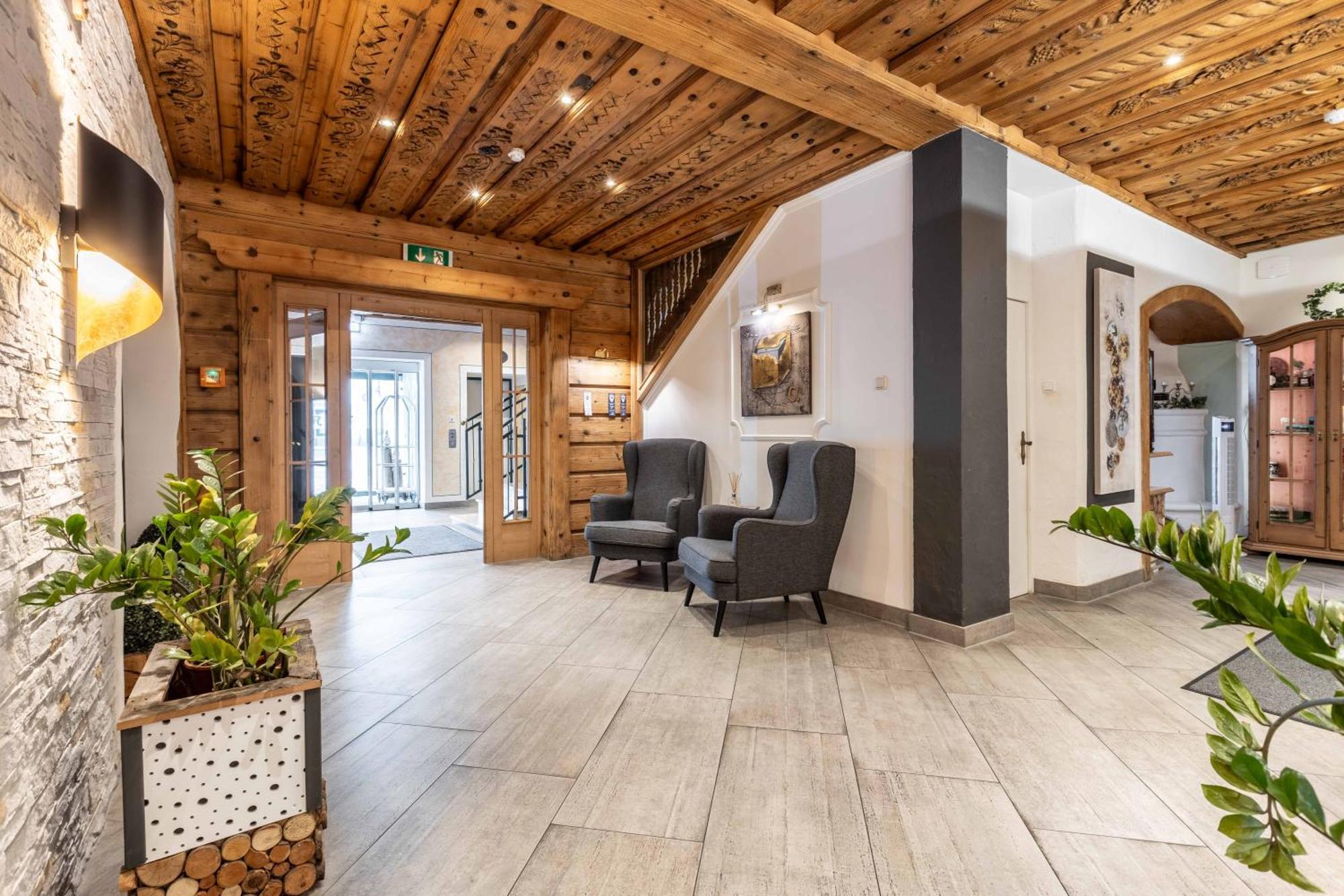 Hotel Post By Keyone Bad Mitterndorf Bagian luar foto