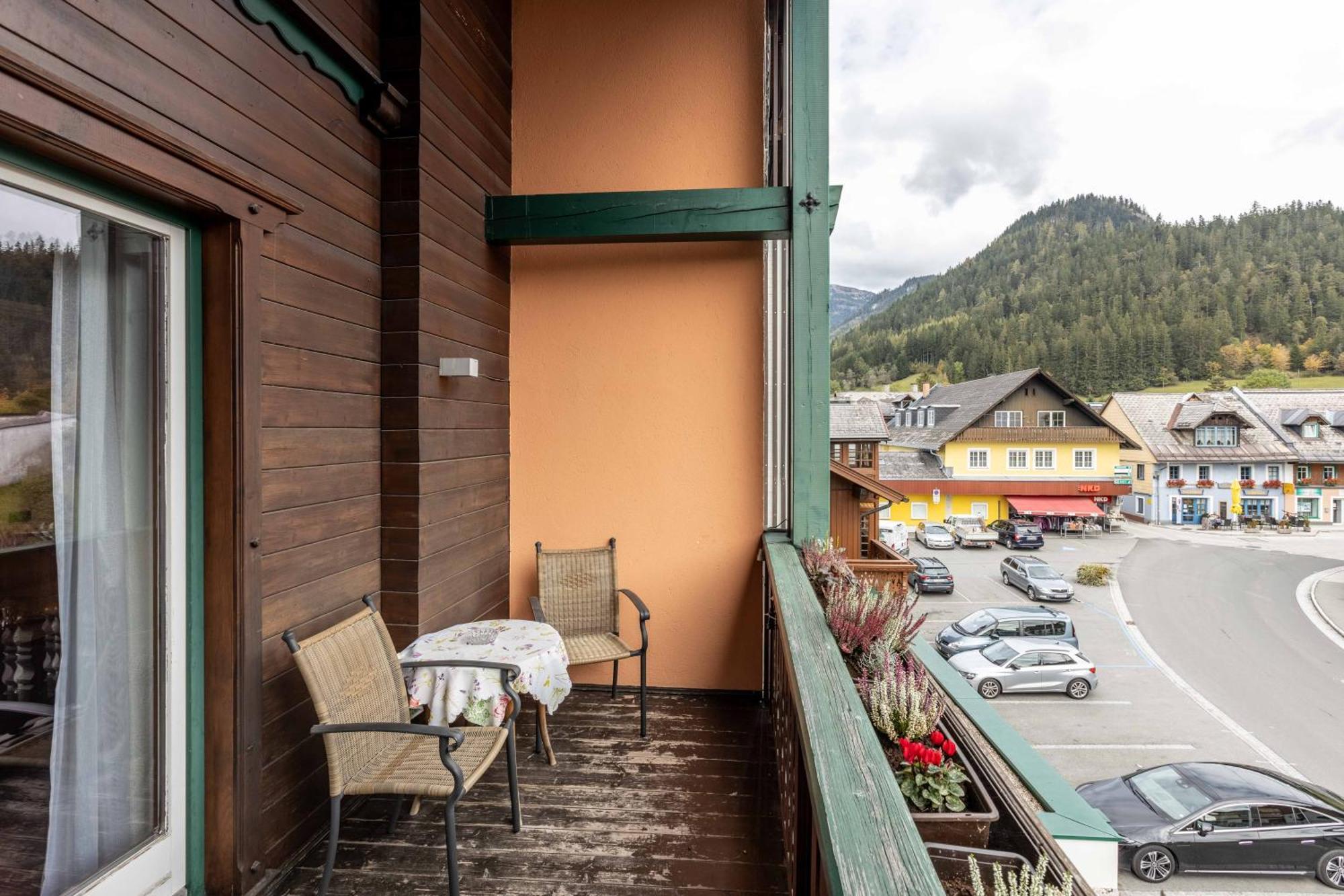 Hotel Post By Keyone Bad Mitterndorf Bagian luar foto