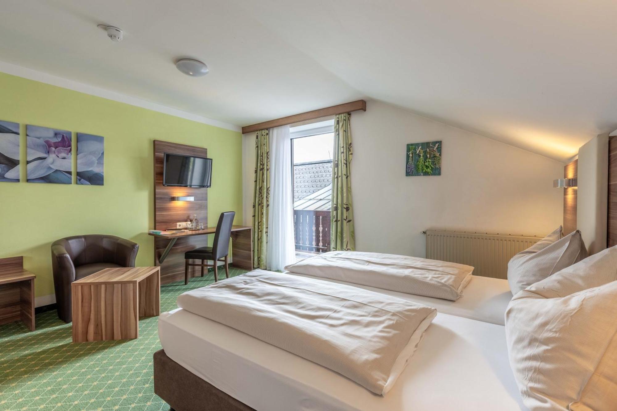 Hotel Post By Keyone Bad Mitterndorf Bagian luar foto