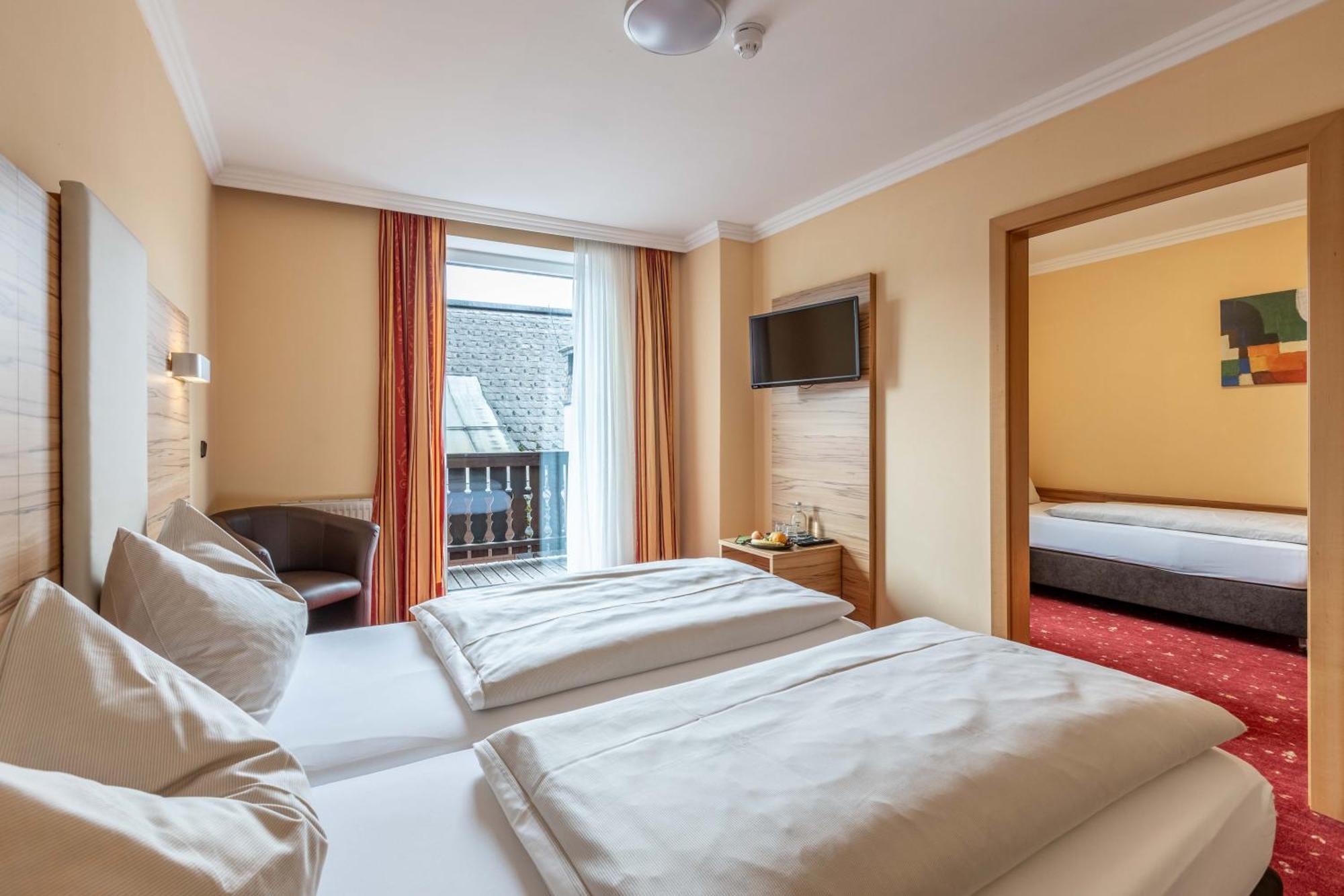 Hotel Post By Keyone Bad Mitterndorf Bagian luar foto
